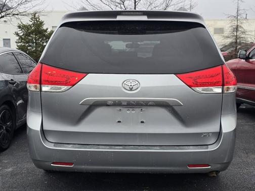 2011 Toyota Sienna XLE