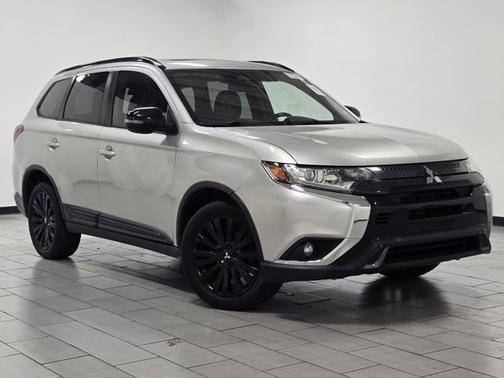 2020 Mitsubishi Outlander LE