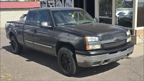 2004 Chevrolet Silverado 1500 LS Extended Cab