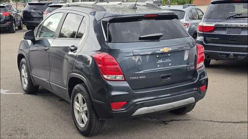 Shadow Gray Metallic 2021 Chevrolet Trax LT