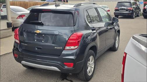 Shadow Gray Metallic 2021 Chevrolet Trax LT
