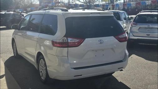 2017 Toyota Sienna XLE