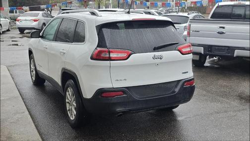 Bright White Clearcoat 2015 Jeep Cherokee Latitude