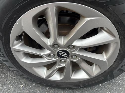 2018 Hyundai TUCSON SEL