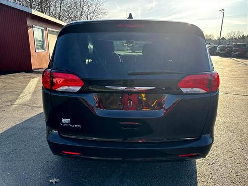 2023 Chrysler Voyager LX