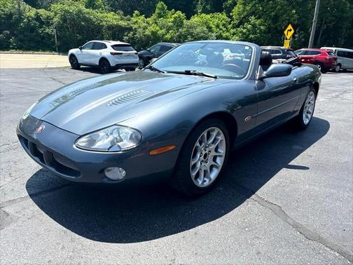 2001 Jaguar XKR Base