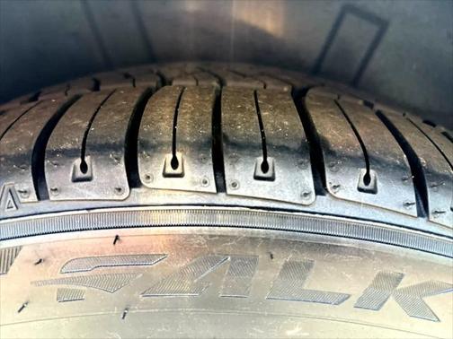 2001 Jaguar XKR Base