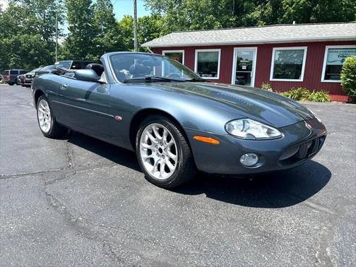 2001 Jaguar XKR Base