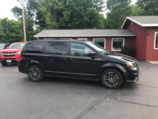 Black Onyx Crystal Pearlcoat 2018 Dodge Grand Caravan GT