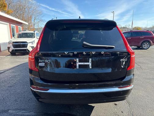 2024 Volvo XC90 B6 Plus Bright Theme 6-Seater