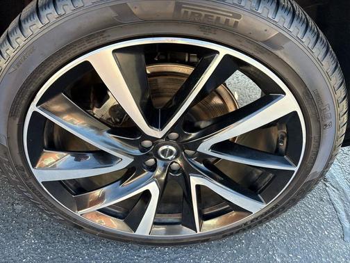 2024 Volvo XC90 B6 Plus Bright Theme 6-Seater