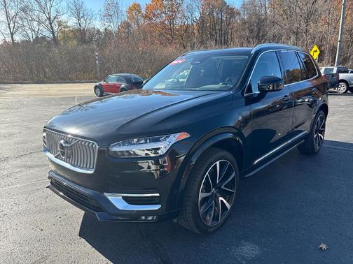 2024 Volvo XC90 B6 Plus Bright Theme 6-Seater