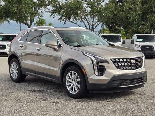 2023 Cadillac XT4 Luxury
