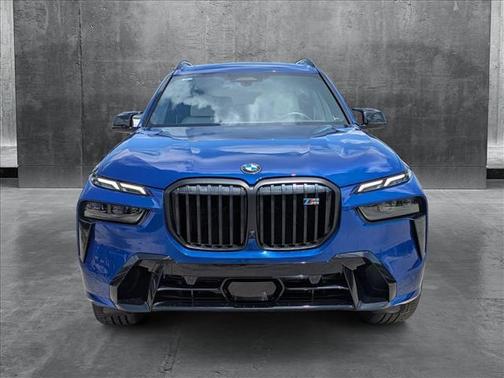 2023 BMW X7 M60i