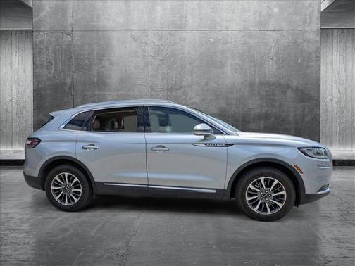 2022 Lincoln Nautilus Standard