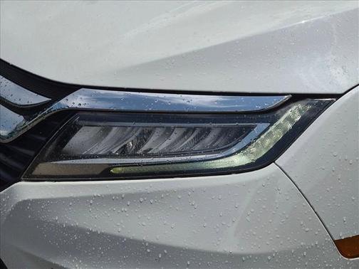 White Diamond Pearl 2019 Honda Odyssey Elite