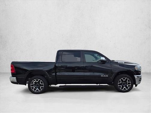 Diamond Black Crystal Pearlcoat 2026 RAM 1500 Laramie