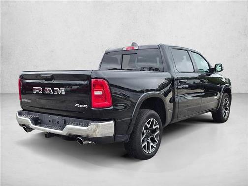 Diamond Black Crystal Pearlcoat 2026 RAM 1500 Laramie