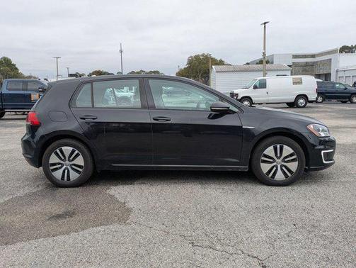 2016 Volkswagen e-Golf SE