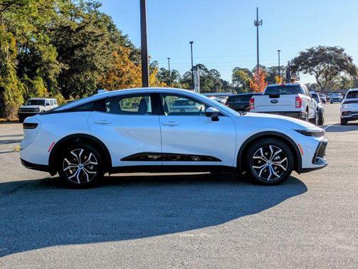 2024 Toyota Crown XLE