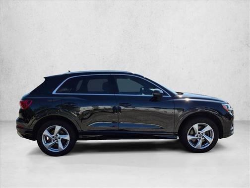 Mythos Black Metallic 2019 Audi Q3 2.0T Premium