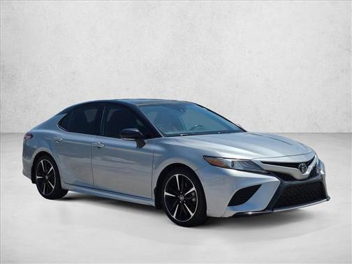 Celestial Silver/Midnight Black Metallic 2019 Toyota Camry XSE