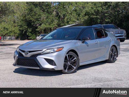Celestial Silver/Midnight Black Metallic 2019 Toyota Camry XSE