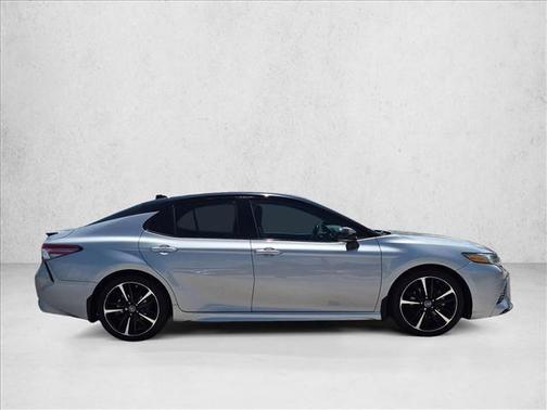 Celestial Silver/Midnight Black Metallic 2019 Toyota Camry XSE
