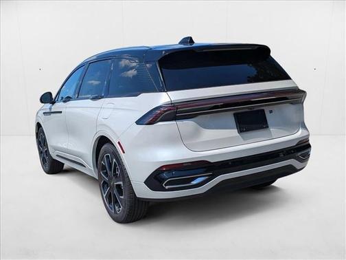 2025 Lincoln Nautilus Reserve