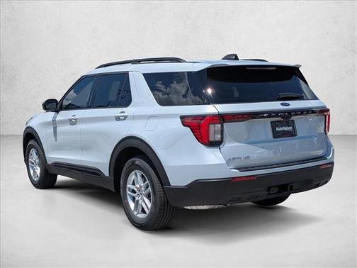 Space White Metallic 2026 Ford Explorer Active