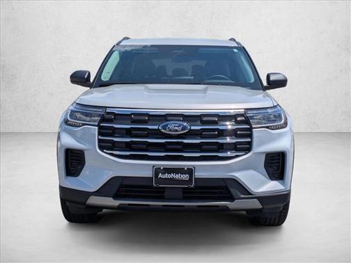Space White Metallic 2026 Ford Explorer Active