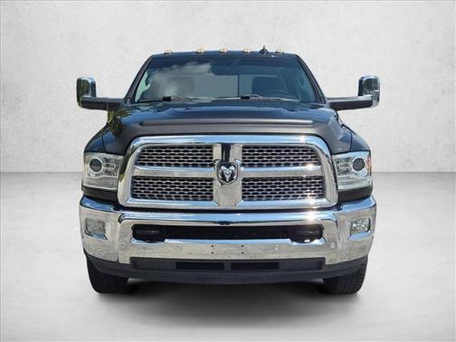 Brilliant Black Crystal Pearlcoat 2018 RAM 3500 Laramie Crew Cab 4x4 8' Box