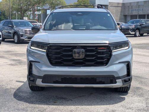 Sonic Gray Pearl 2024 Honda Pilot TrailSport