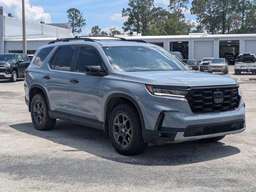 Sonic Gray Pearl 2024 Honda Pilot TrailSport