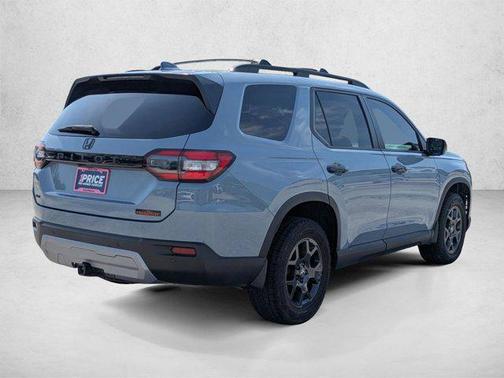Sonic Gray Pearl 2024 Honda Pilot TrailSport