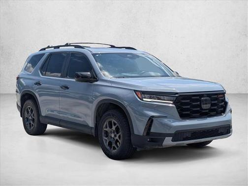 Sonic Gray Pearl 2024 Honda Pilot TrailSport