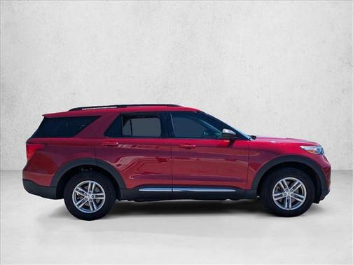 Rapid Red Metallic Tinted Clearcoat 2022 Ford Explorer XLT