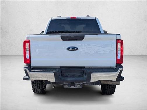 Oxford White 2024 Ford F-250 XLT