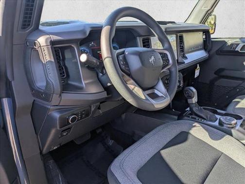 2025 Ford Bronco Base 4 Door 4x4