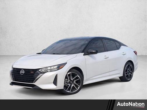Aspen White Tricoat/Super Black 2024 Nissan Sentra SR