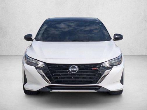Aspen White Tricoat/Super Black 2024 Nissan Sentra SR