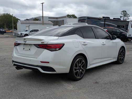 Aspen White Tricoat/Super Black 2024 Nissan Sentra SR