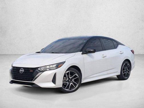 Aspen White Tricoat/Super Black 2024 Nissan Sentra SR