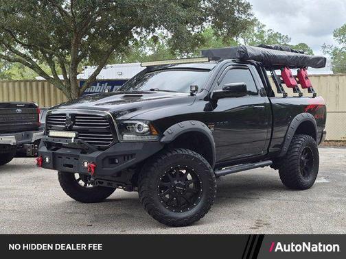 Brilliant Black Crystal Pearlcoat 2017 RAM 1500 Sport