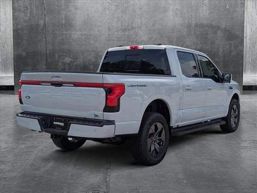 2025 Ford F-150 Lightning LARIAT