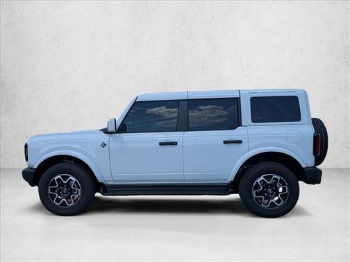 Oxford White 2026 Ford Bronco Outer Banks