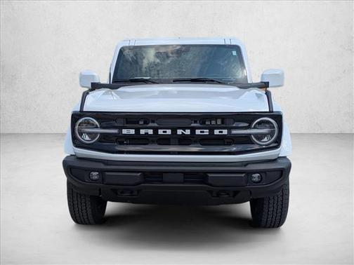 Oxford White 2026 Ford Bronco Outer Banks