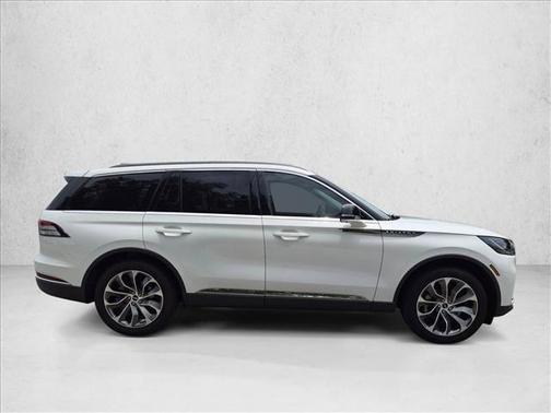 Pristine White Metallic Tri-Coat 2025 Lincoln Aviator Reserve