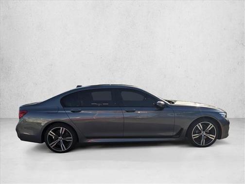 2019 BMW 740 740i