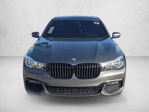 2019 BMW 740 740i